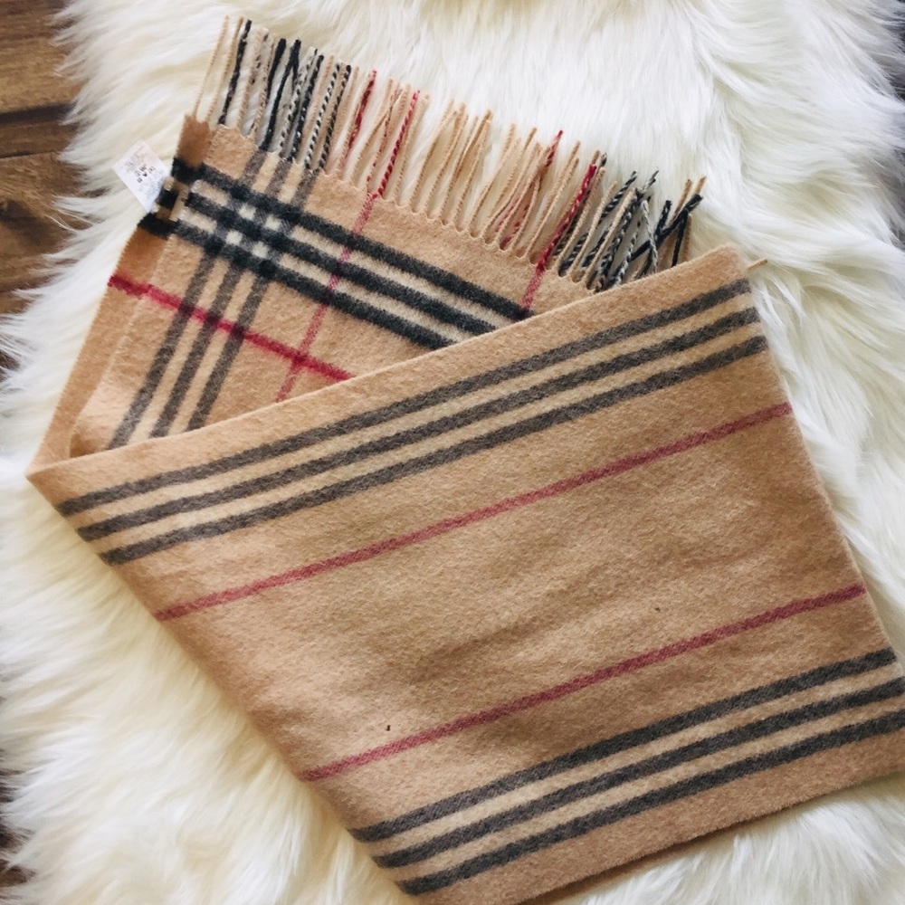 Additional pictures of my Burberry Check Scarf - Picture 3 of 11